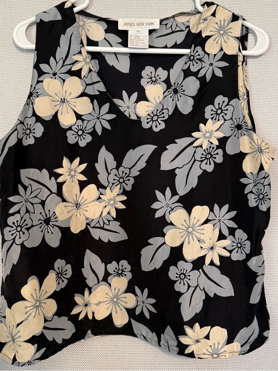 Jones New York Tops - Jones New York Black Floral 100% Silk Sleeveless Top - Cream & Gray Flowers